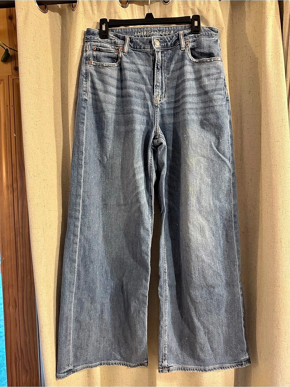 American Eagle Outfitters AE Super High-Waisted Baggy Wide-Leg Jean Wide Leg